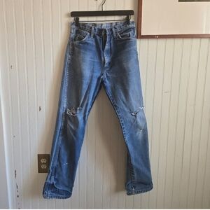 Wrangler Classic Relaxed Fit Faded Distressed Blue Western Cowboy Jeans